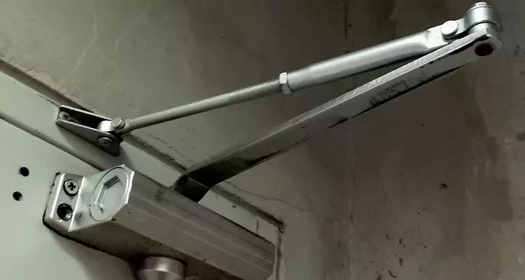Door Closer Parallel Arm Installation in Tallahassee, FL